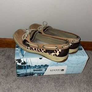 Women’s leopard Sperrys